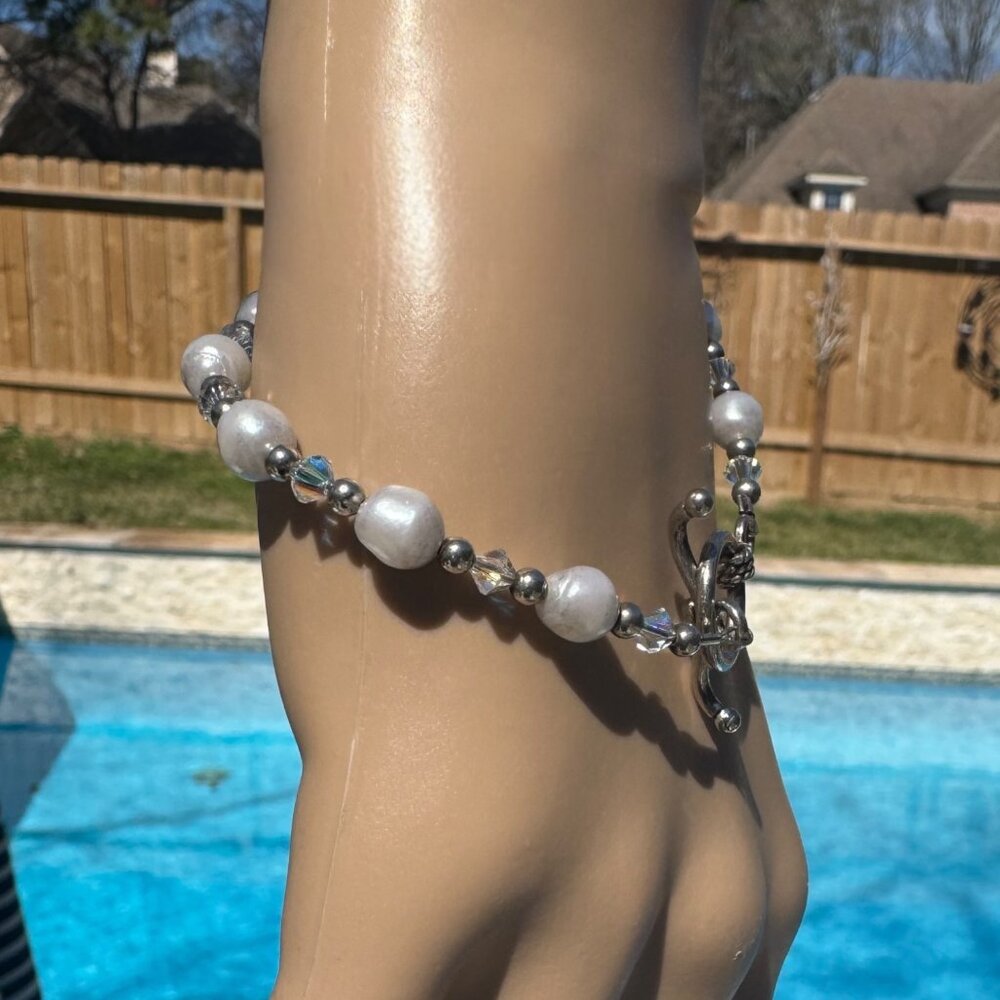 Elegant 925 Silver Bracelet With Freshwater Pearls & Crystal Accents - Picture 7 of 8